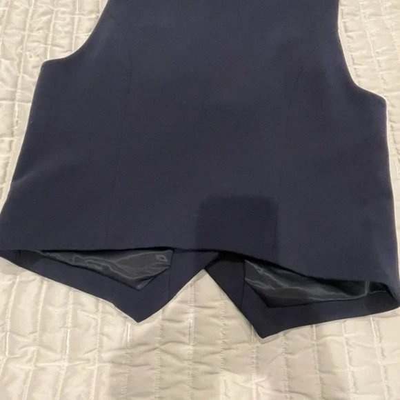 Abercrombie & Fitch Navy Blue Vest and Skirt set - Picture 7 of 8